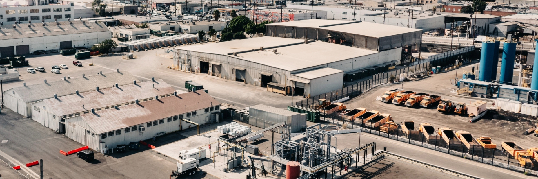 Image of industrial part of Los Angeles from a high viewpoint