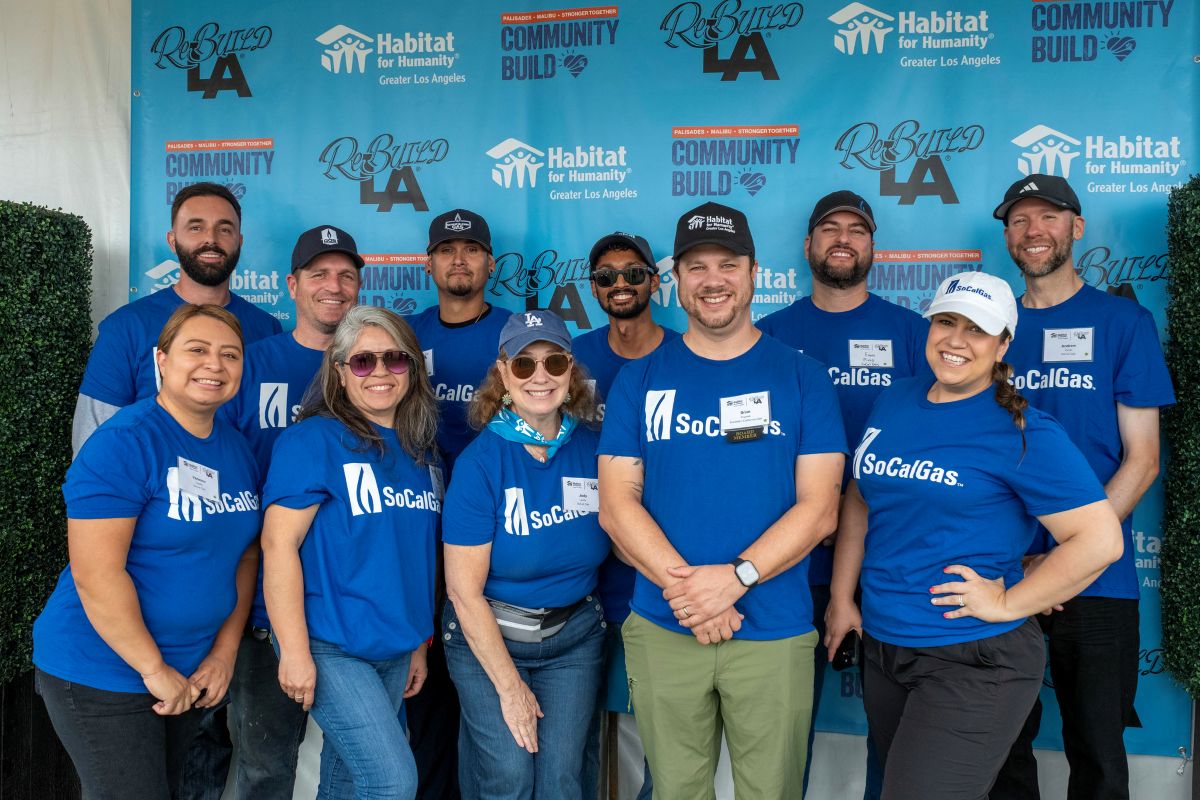socalgas volunteers posing for picture
