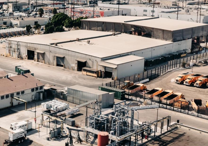 Image of industrial part of Los Angeles from a high viewpoint